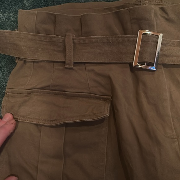 Paper bag high waisted cotton pants. Size large - Picture 3 of 7